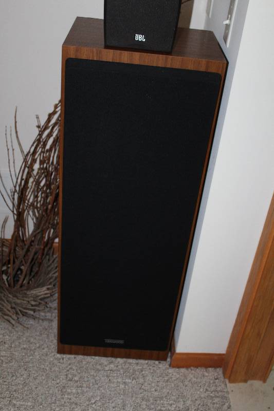 lot 15 image: Lot of (2) Kenwood Floor Speakers