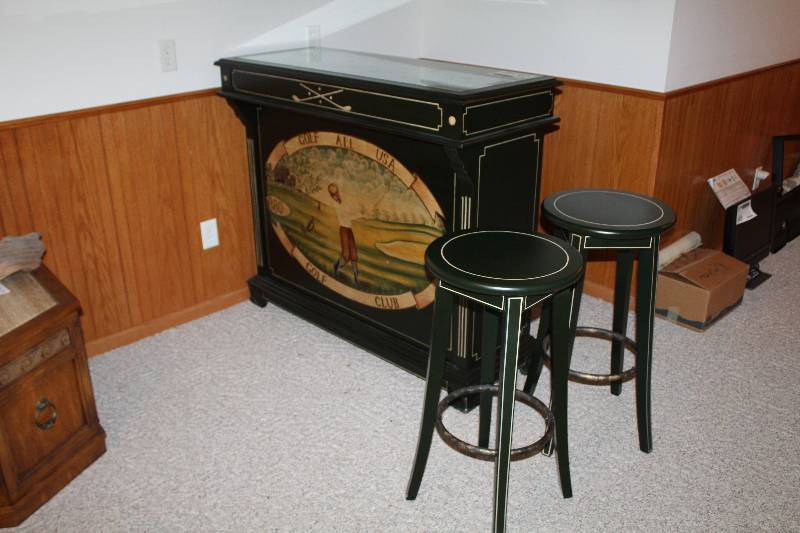 lot 10 image: Golf All USA Golf Club Dcor Bar w 2-Stools