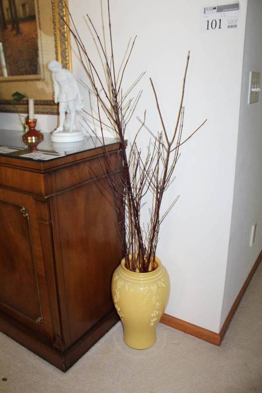lot 101 image: Decorative Floor Vase