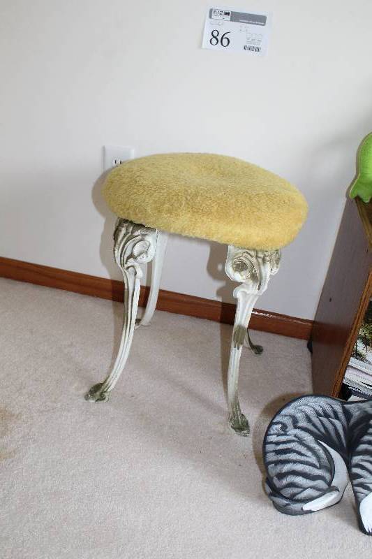 lot 86 image: Stool w Ornate Legs, Padded Seat