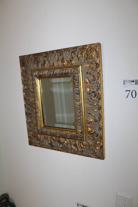lot 70 image: Decorative Frame Wall Mirror