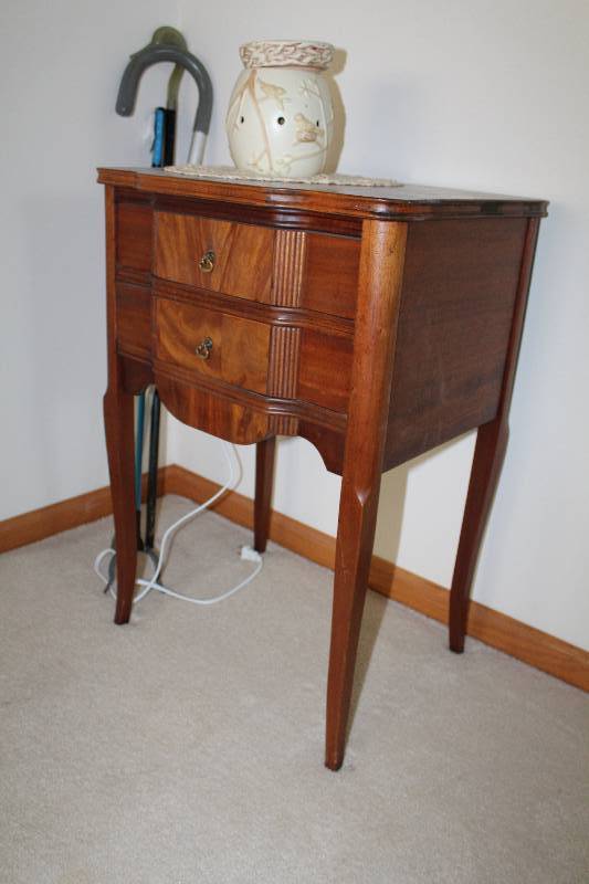 lot 69 image: Wood Side Table w 2-Drawers