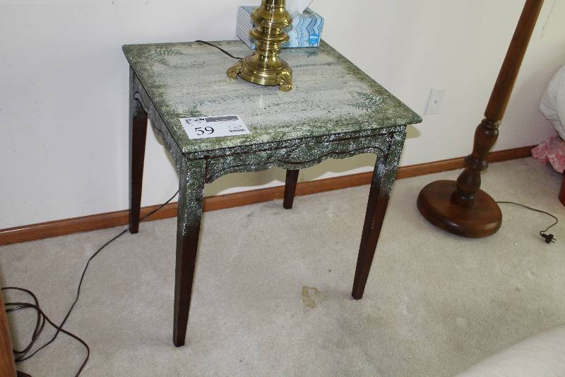 lot 59 image: Decorative Lamp Table