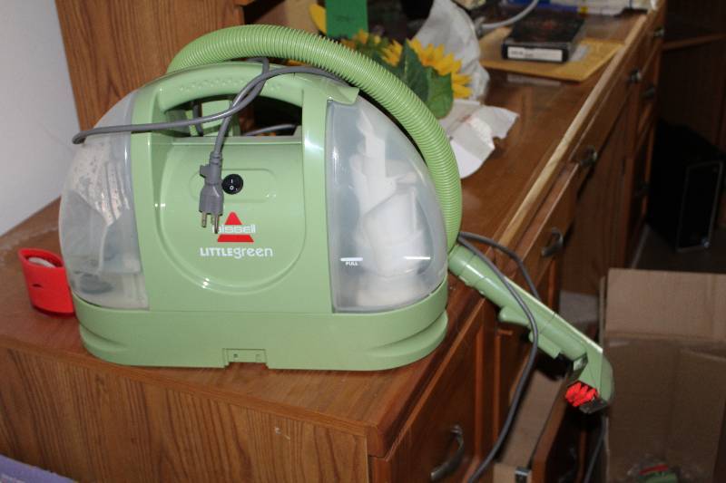 lot 77 image: Bissell Little Green 1400 Series Carpet Shampoo Cleaner