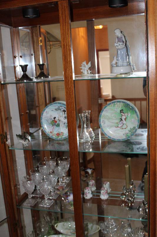 lot 114 image: Decorative Statues, Bird Figurines, Oriental Decorative Plates, Vases, Glass Goblets, Candle Holders, And More