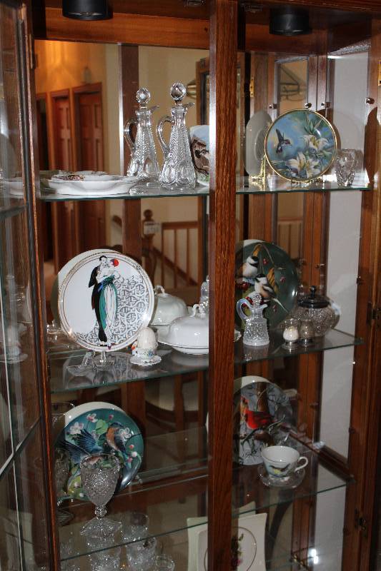 lot 108 image: Table Dcor, Decorative Plates, Glassware, Cups