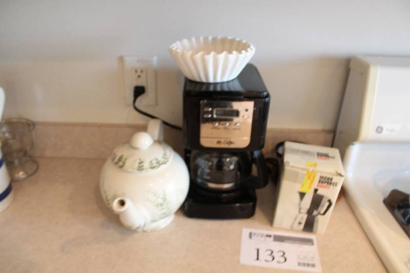 lot 133 image: Mr. Coffee Coffee Maker, Ceramic Teapot, Birletti Moka Express