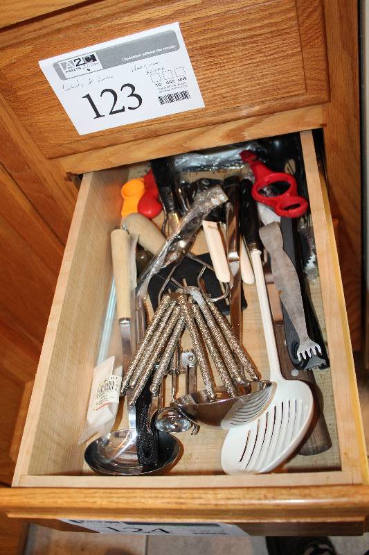 lot 124 image: Cooking Utensils, Nutcrackers