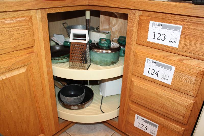 lot 122 image: Fry Pans, Strainers, Graters, Pans, Cookie Jar