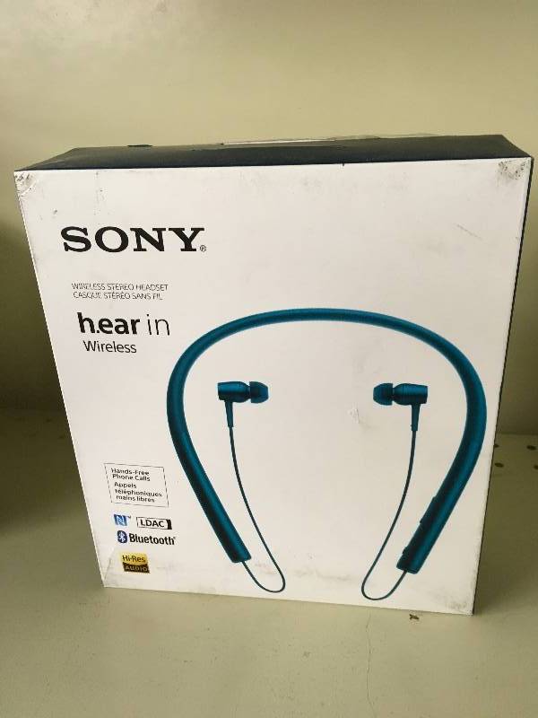 lot 23 image: SONY HEAR IN WIRELESS HEADSET