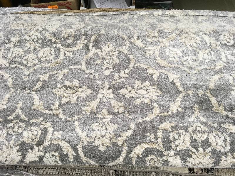 lot 43 image: GA TORINO AMADORA 7X 10 RUG, RETAIL $124.99