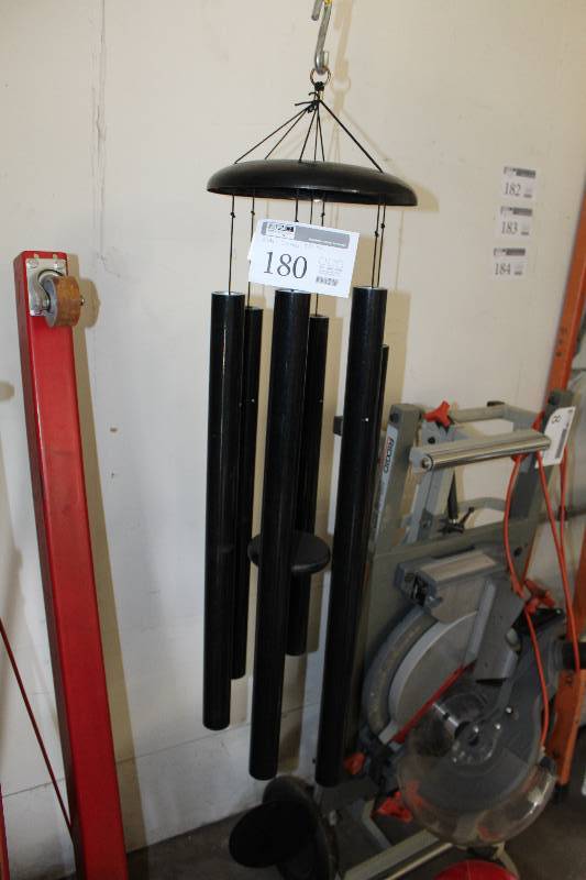 lot 180 image: Metal Wind Chimes