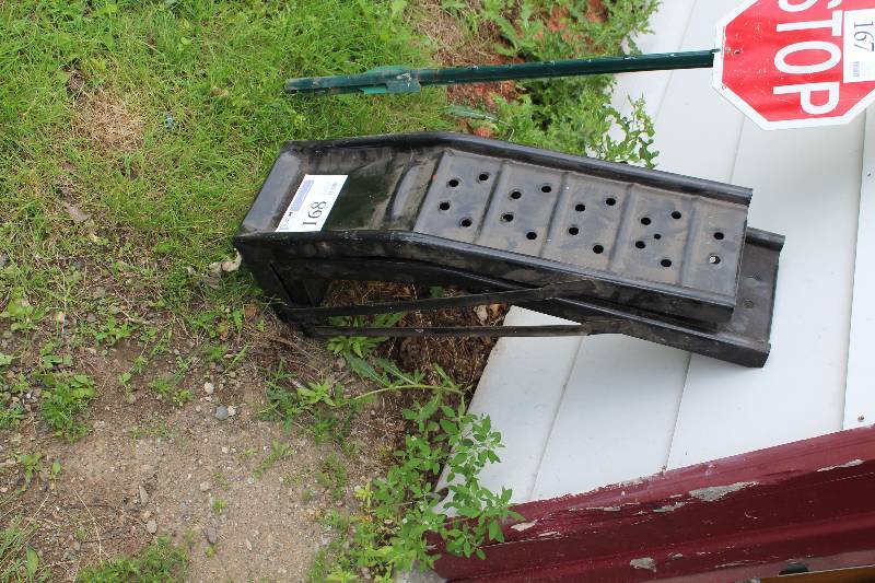 lot 168 image: Car Ramps