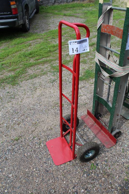 lot 14 image: 2-Wheel Hand Truck