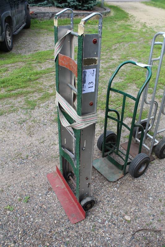 lot 13 image: 2-Wheel Furniture Dolly