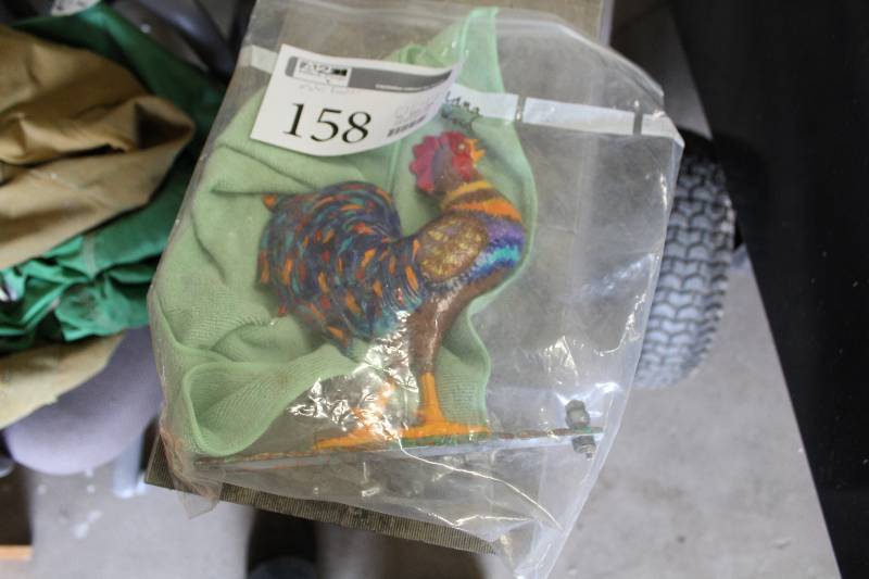 lot 158 image: Metal Rooster Yard Dcor