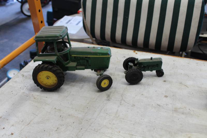 lot 110 image: Lot of (2) John Deere Tractors