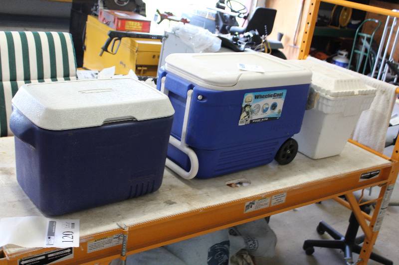 lot 119 image: Lot of (3) Ice Chest Coolers, Rolling Cooler