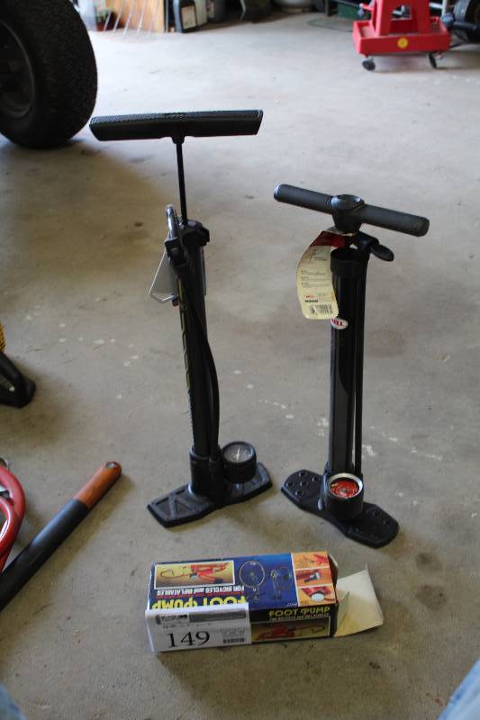 lot 149 image: Lot of (3) Bike Pumps