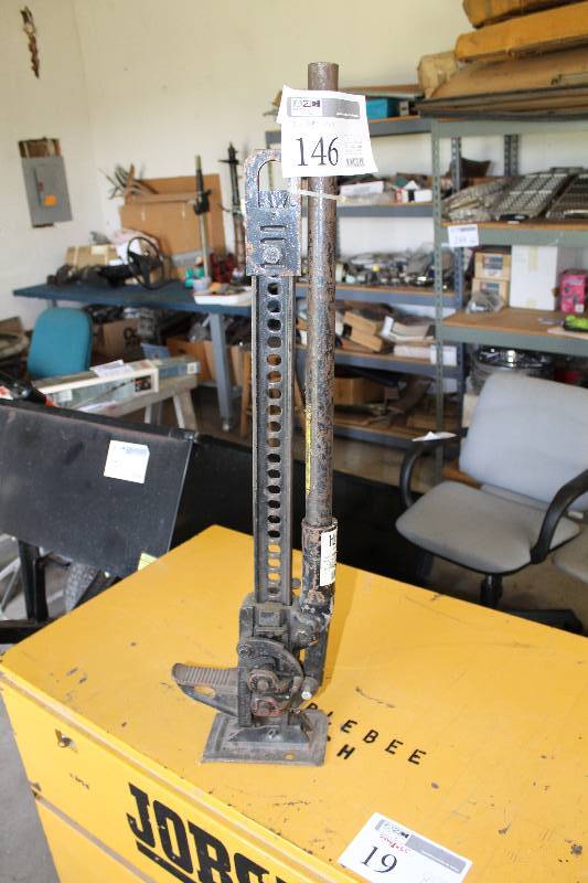 lot 146 image: Hi-Lift 7000lb. Lift