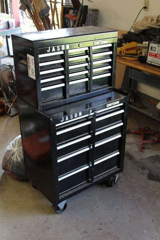 lot 20 image: Craftsman 2-Piece Locking 20-Drawer Metal Rolling Tool Chest