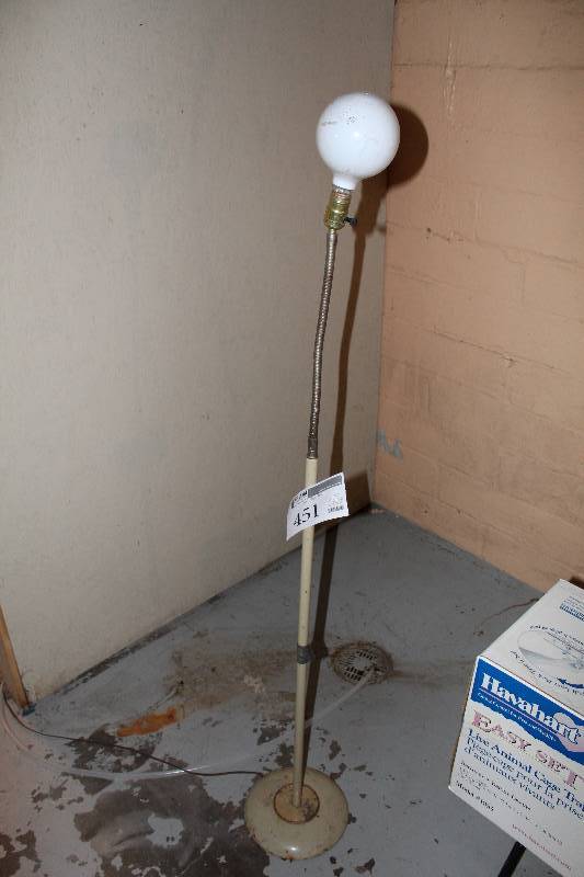 lot 451 image: Floor Lamp