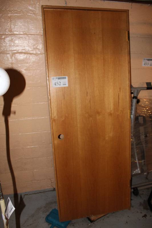 lot 452 image: House Interior Door w Door Jamb