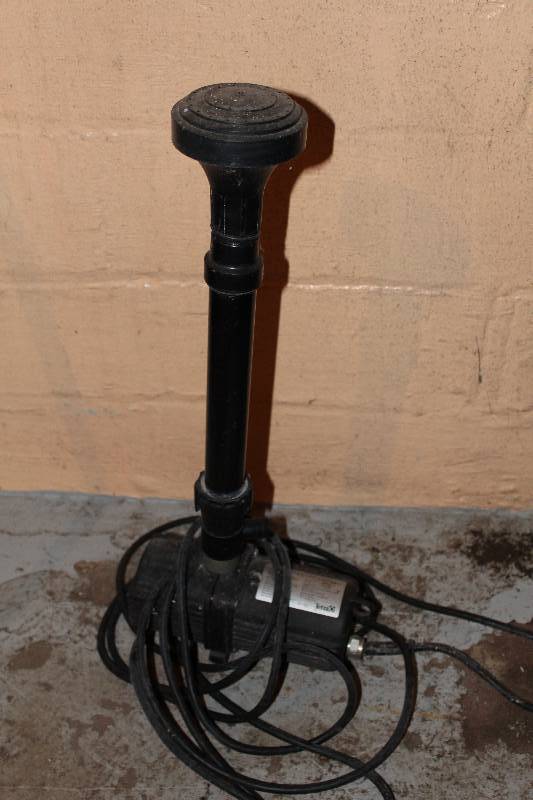 lot 459 image: Tetra Pond Submersible Pump