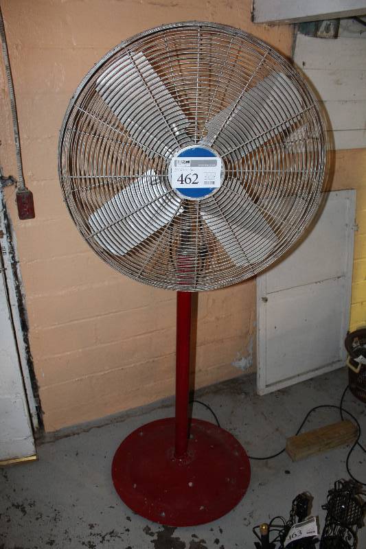 lot 462 image: Floor Fan w Patton Air Circulator Motor