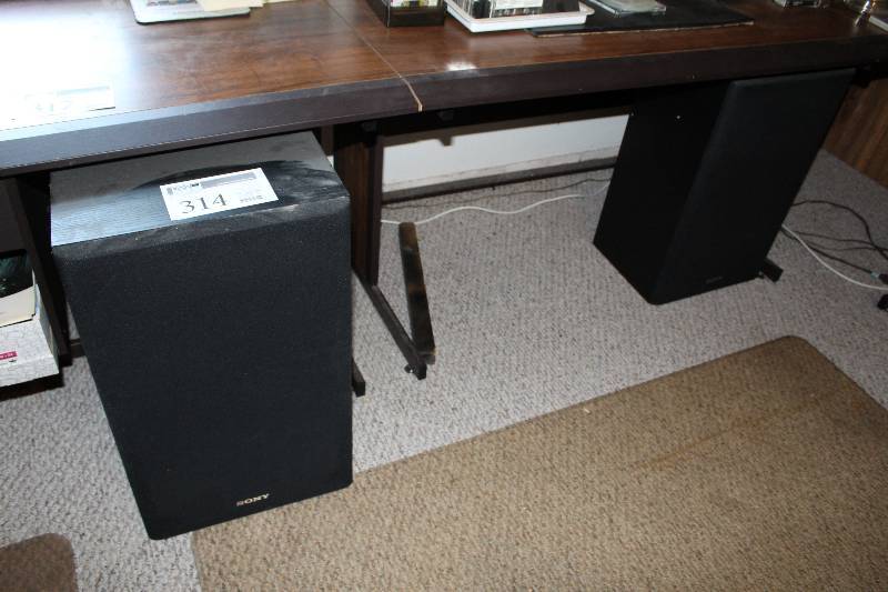 lot 314 image: Lot of (2) Sony Bookshelf Speakers
