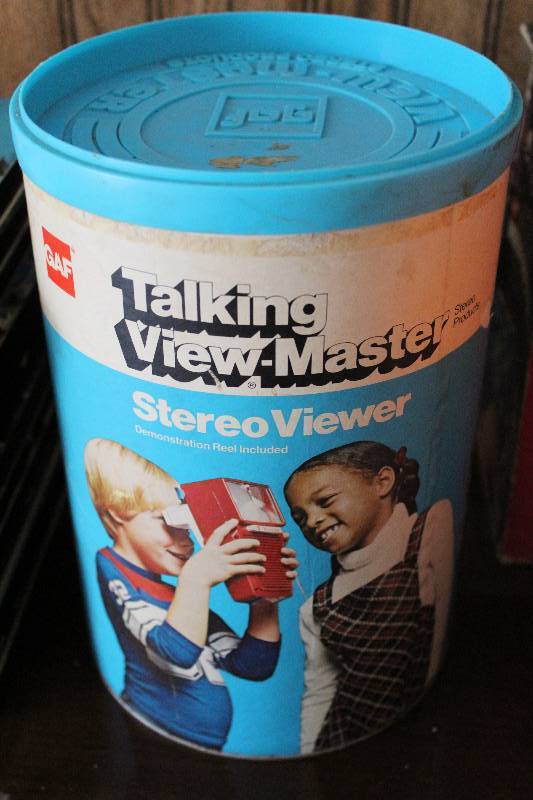 lot 324 image: GAF Talking View-Master Stereo Viewer In Permanent Storage Container