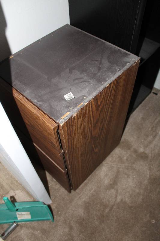 lot 366 image: 2-Drawer Wood File Cabinet