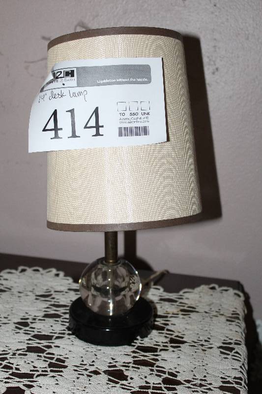 lot 414 image: Desk Lamp