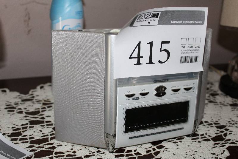 lot 415 image: RCA Alarm Clock Radio CD Player