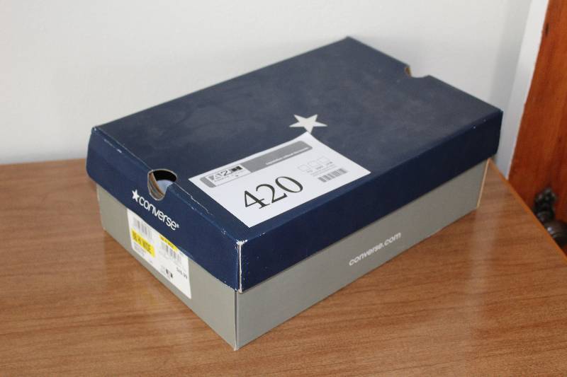 lot 420 image: Converse BB Hi Wide Size 11 Basketball Shoes