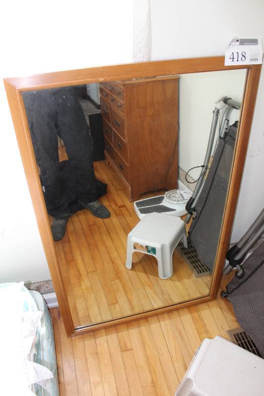 lot 418 image: Wood Frame Wall Mirror