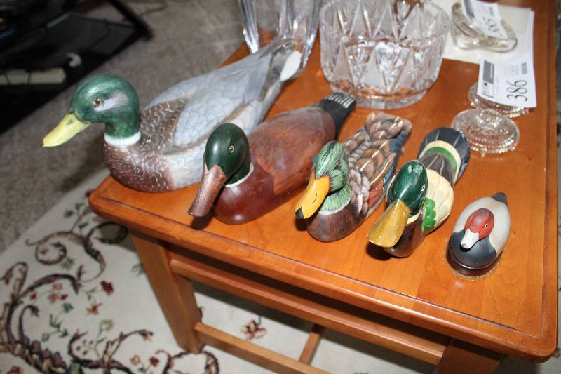 lot 383 image: Lot of (5) Wood Duck Decoy Figurines