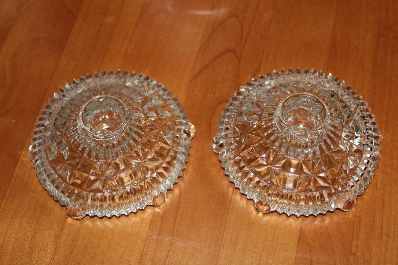 lot 386 image: Lot of (2) Glass Candle Holders