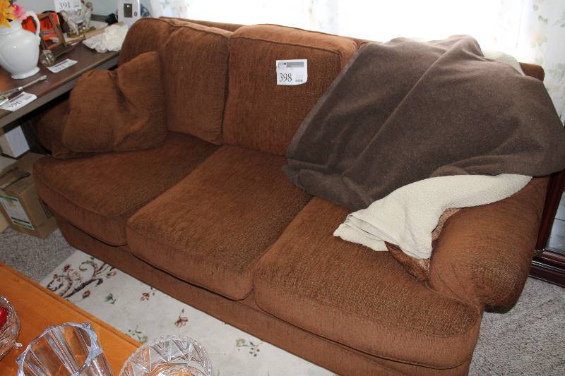lot 398 image: Sofa