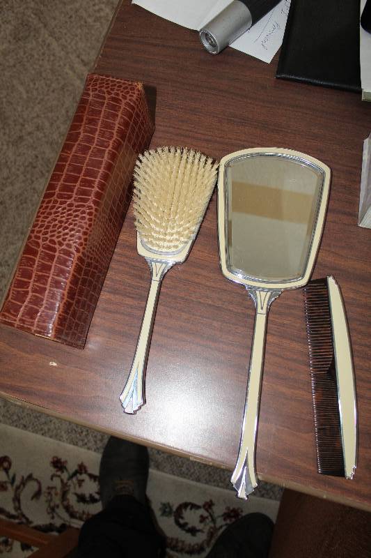 lot 396 image: Vintage 4-Piece Grooming Kit - Brush, Mirror, Comb, Lotions