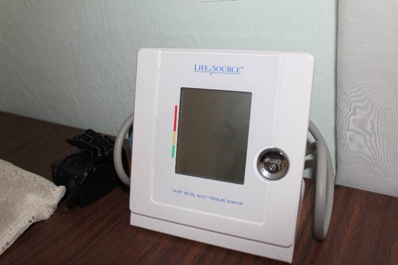 lot 430 image: Life Source Blood Pressure Monitor