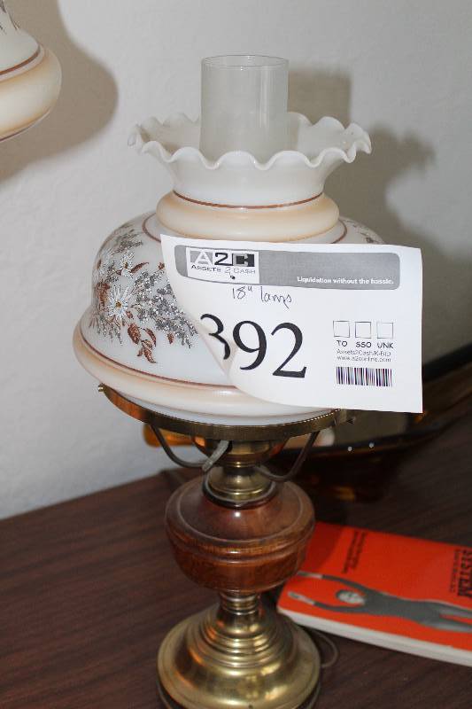 lot 392 image: Table Lamp w Decorative Glass Shade