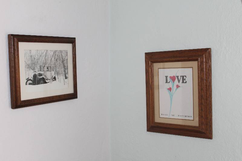 lot 399 image: Lot of (2) Framed Wall Art - Old Car, LOVE