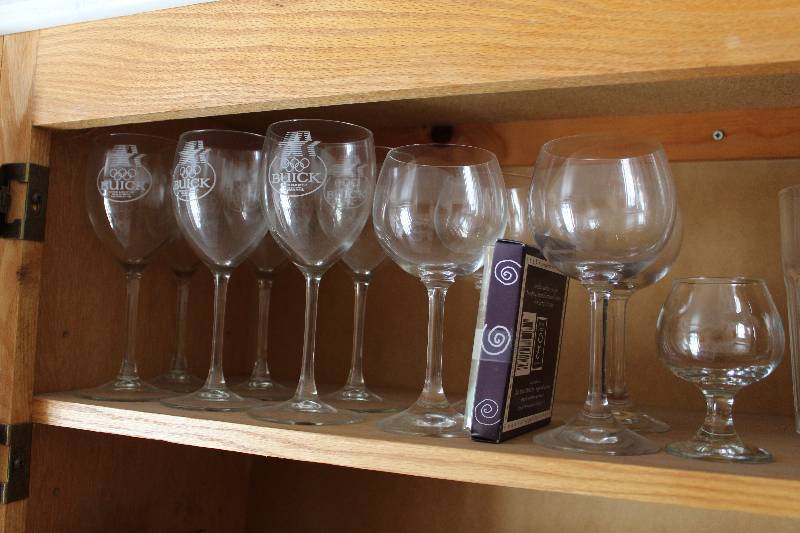 lot 435 image: Wine Glasses, Stemware