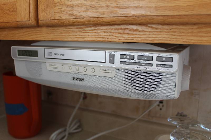 lot 482 image: Sony Mega Bass Under-Cabinet CD PlayerRadio