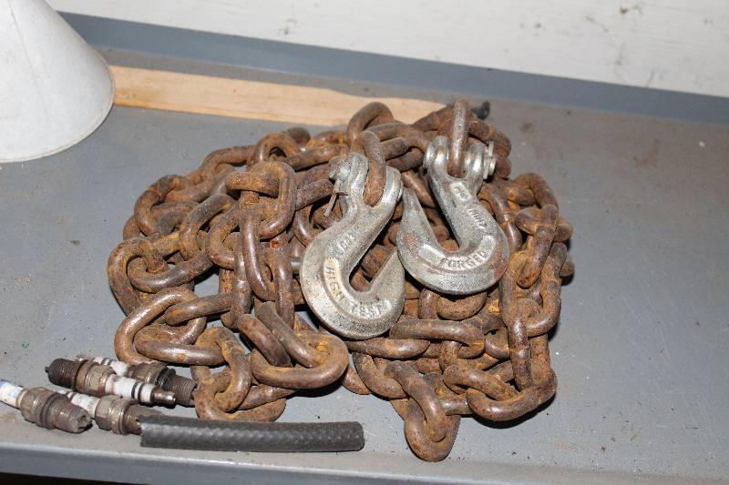 lot 140 image: Metal Chain w Forged Metal Hooks