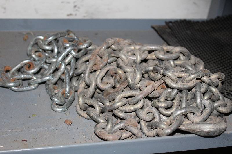 lot 141 image: Metal Chain w Forged Metal Hook