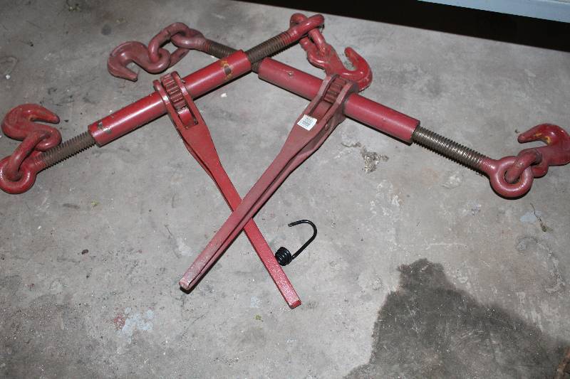 lot 143 image: Lot of (2) Ratchet Style Load Binders w Hooks for 38 to 12 inch chains