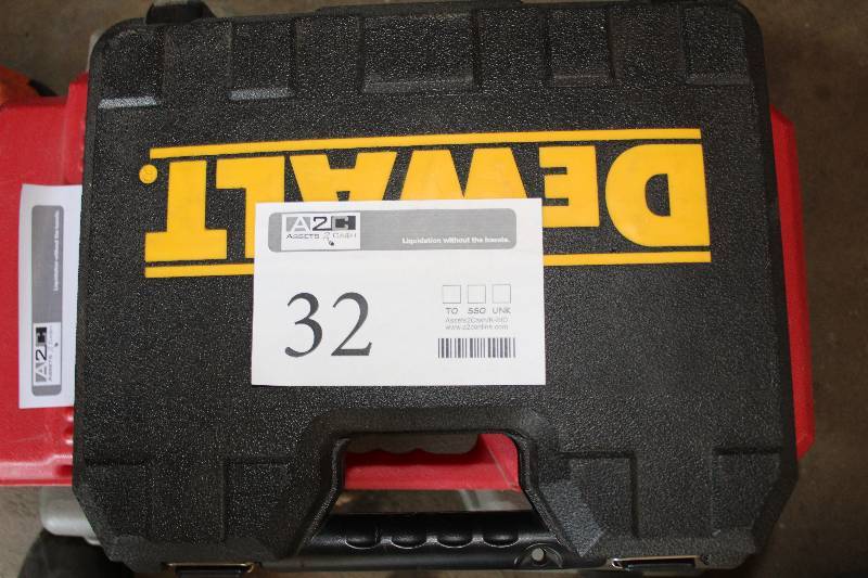 lot 32 image: DeWalt DW965 12V 38in. VSR Cordless Right Angle DrillDriver w Battery, Charger, Case