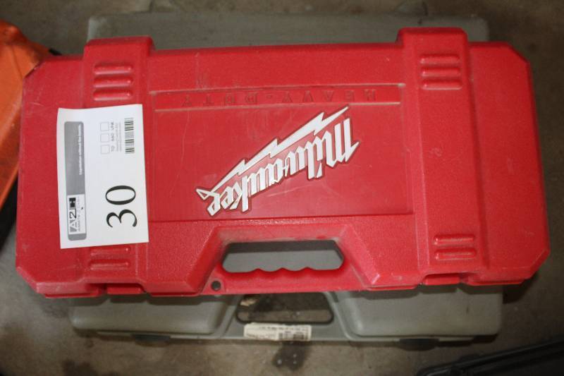 lot 30 image: Milwaukee Tools Sawzall w Case
